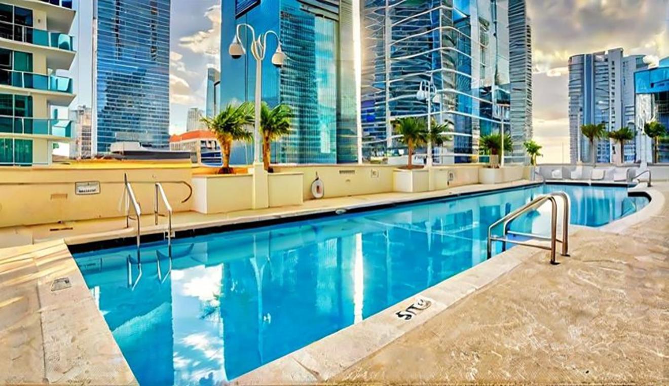 شقة Elegant Centric Vibrant Pool Jacuzzi Free Parking ميامي المظهر الخارجي الصورة